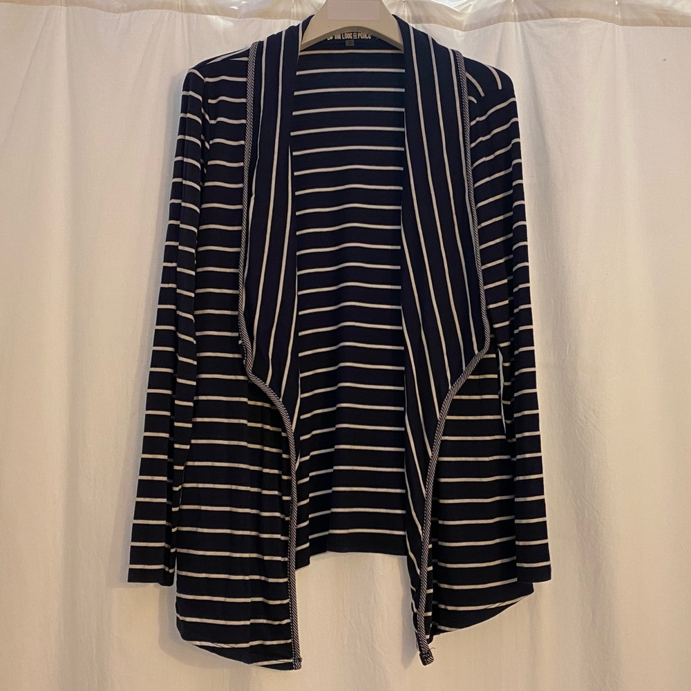 Long sleeved knit cardigan
